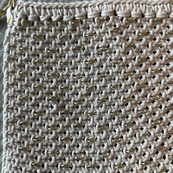 Clare V. Off white woven shoulder bag with strap. Summer 2023 - Picture 3 of 5